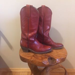 RED ladies Frye cowboy boots (size 7D - fits 8.5)